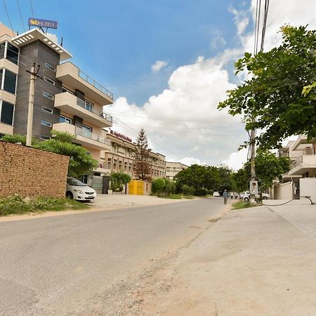 Hotel Luxury Collection Γκουργκάον Εξωτερικό φωτογραφία