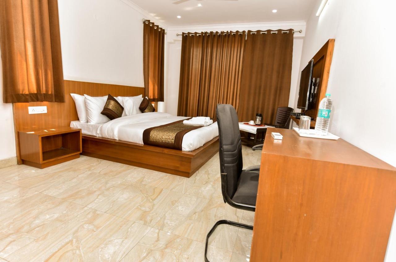 Hotel Luxury Collection Γκουργκάον Εξωτερικό φωτογραφία