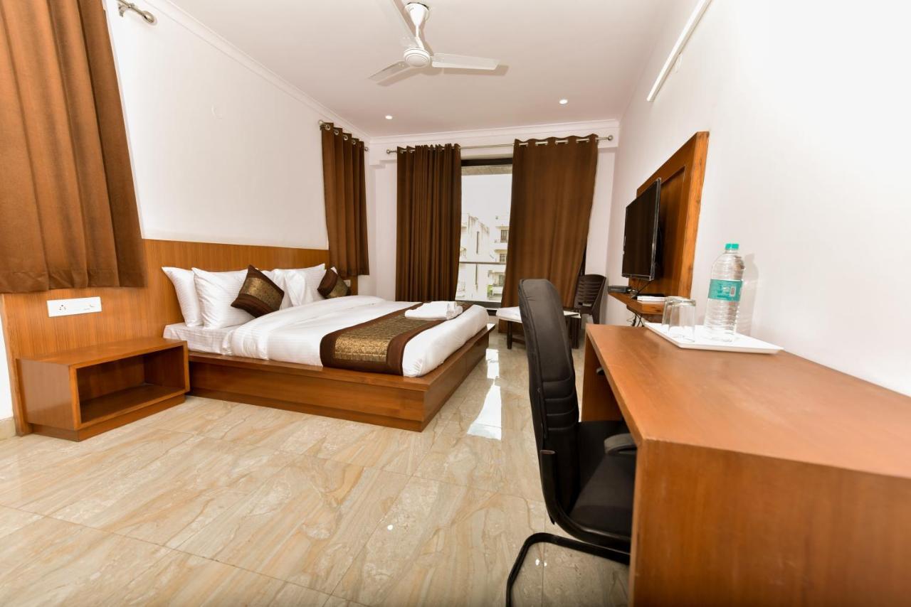 Hotel Luxury Collection Γκουργκάον Εξωτερικό φωτογραφία