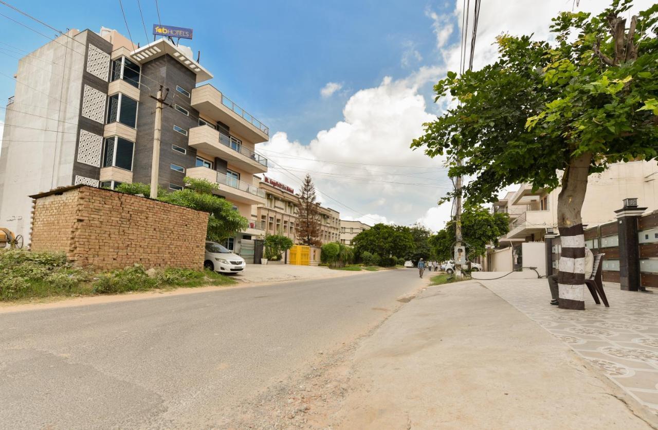 Hotel Luxury Collection Γκουργκάον Εξωτερικό φωτογραφία